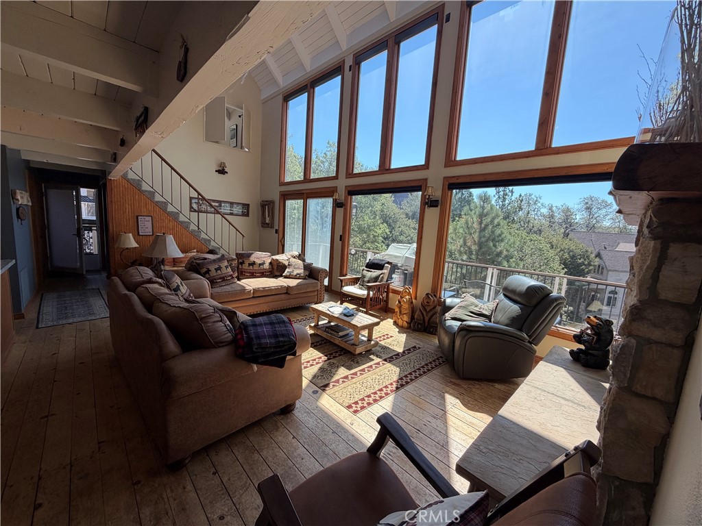 27647 Matterhorn Drive Property Photo 5