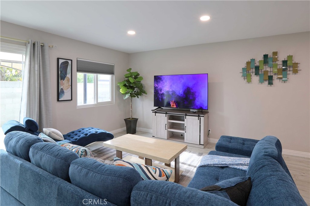 6548 Sequoia Drive Property Photo 3
