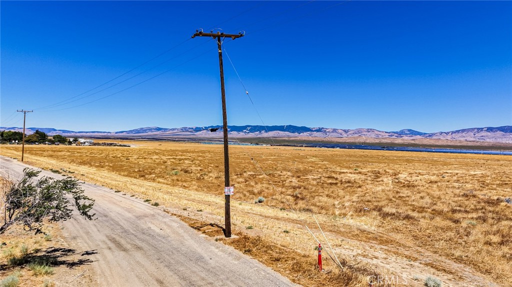 50851 W 170th Street Property Photo 2