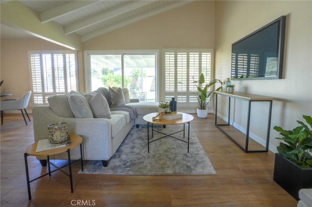 2403 E Romneya Property Photo 4