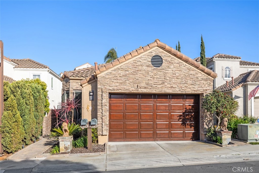 12 Dauphin Property Photo 1
