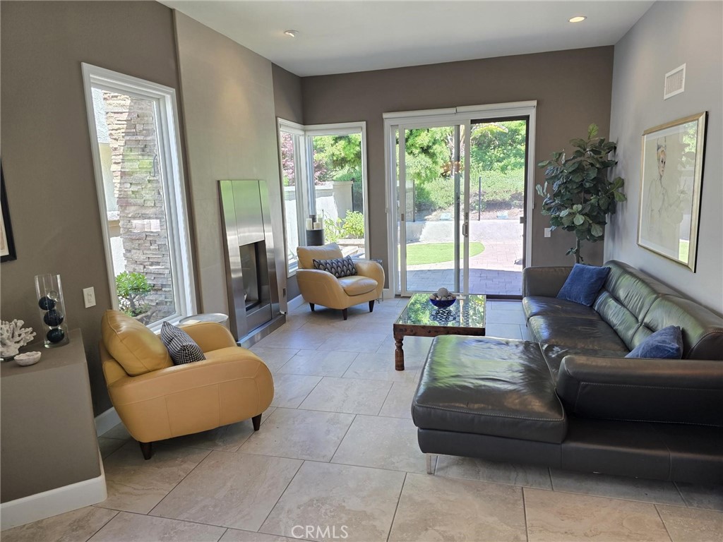 12 Dauphin Property Photo 9