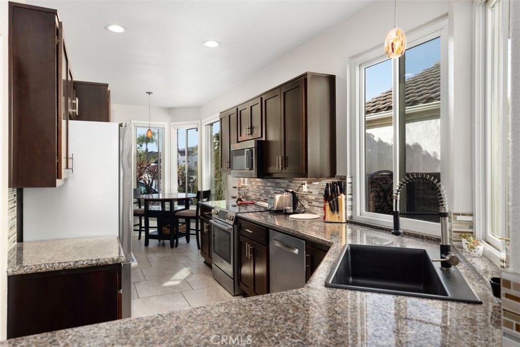 12 Dauphin Property Photo 16