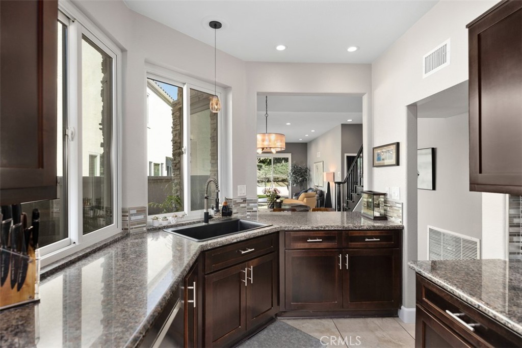 12 Dauphin Property Photo 20