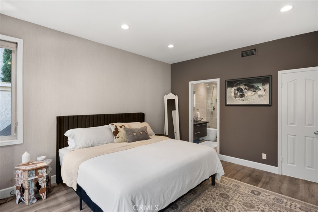 12 Dauphin Property Photo 22