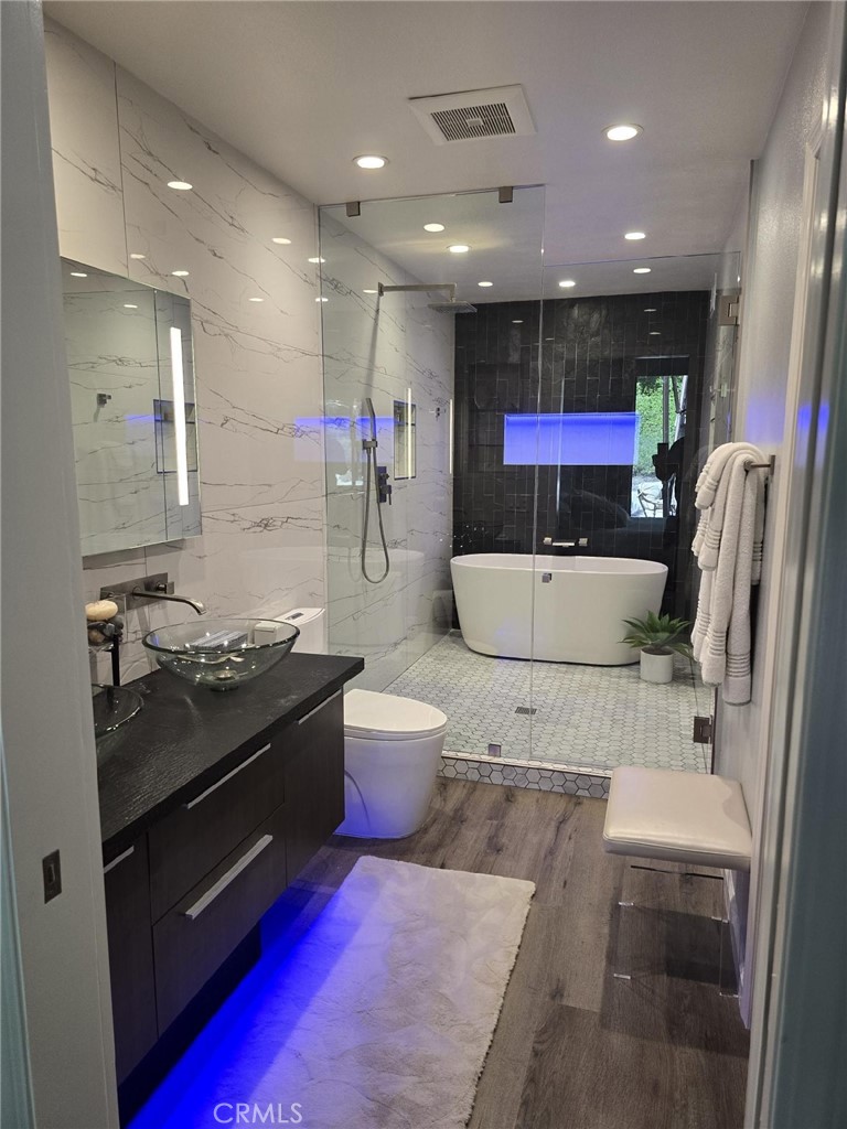 12 Dauphin Property Photo 25