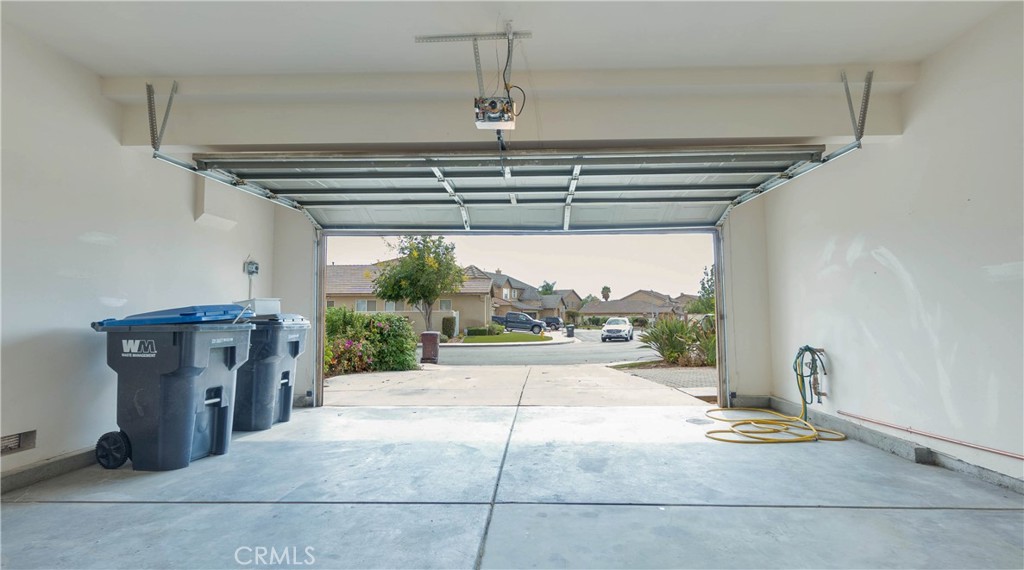 22272 Summer Holly Avenue Property Photo 6