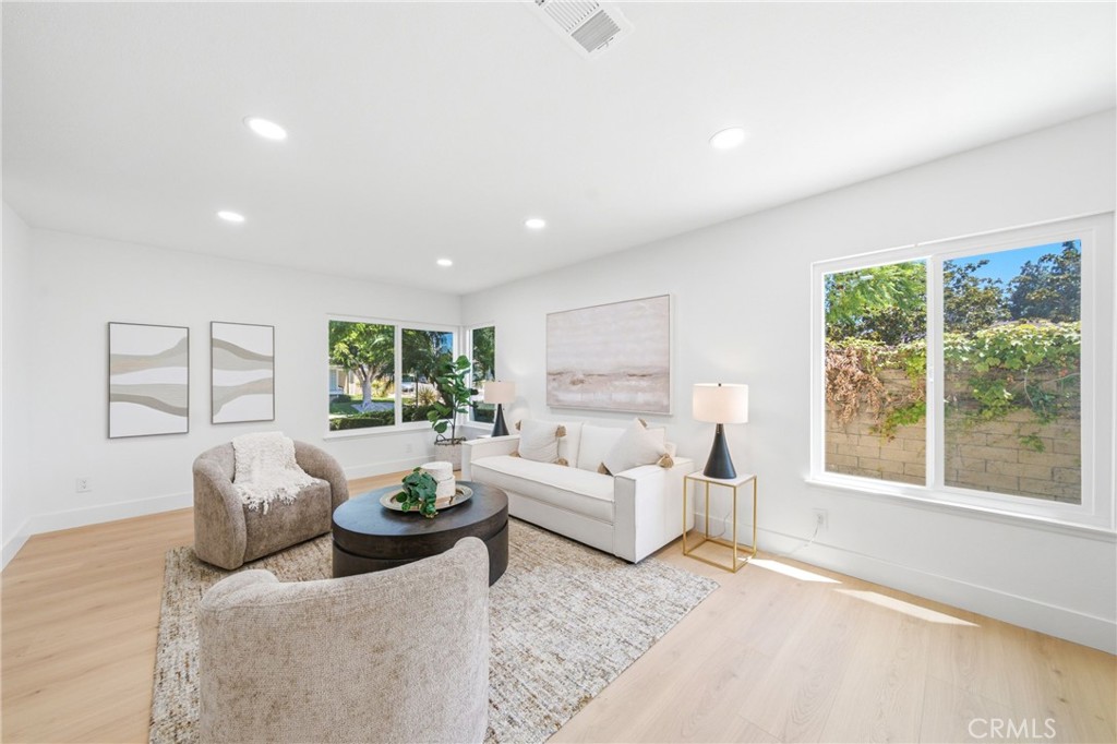 137 S Thistle Road Property Photo 3
