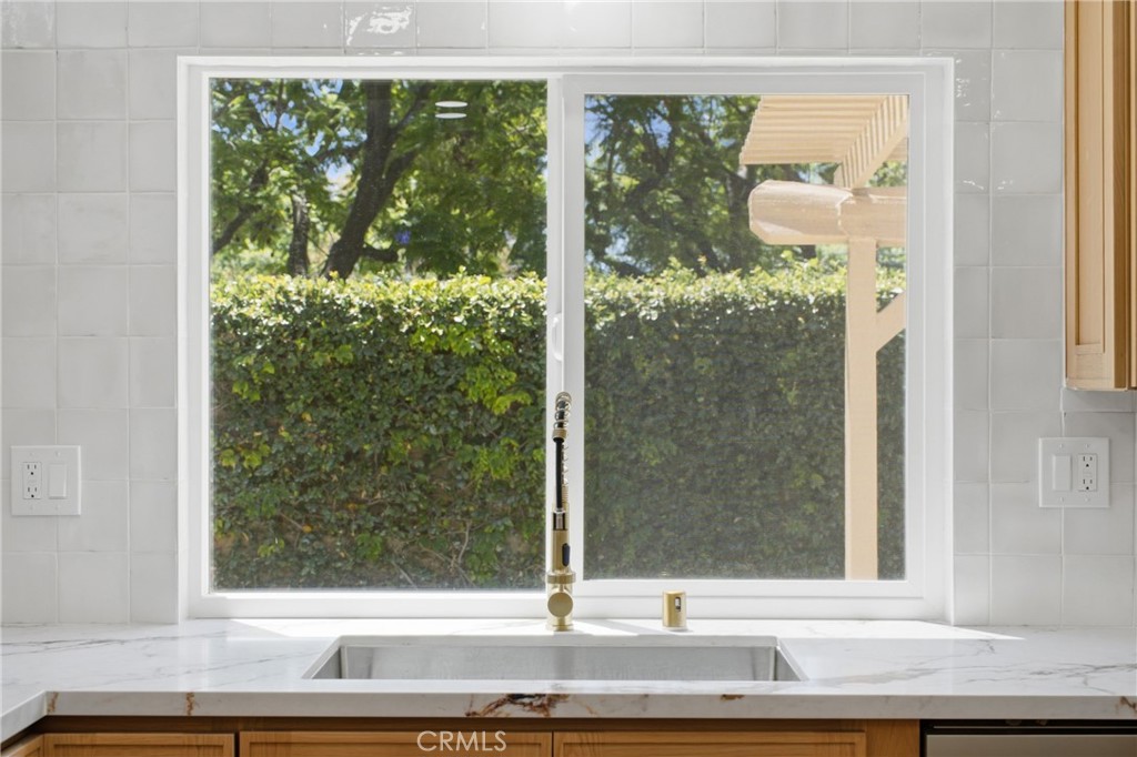 137 S Thistle Road Property Photo 15