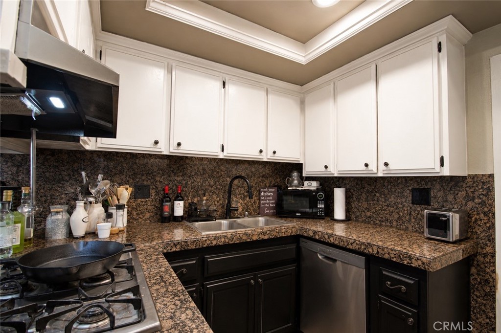 5406 Villa Way Property Photo 4