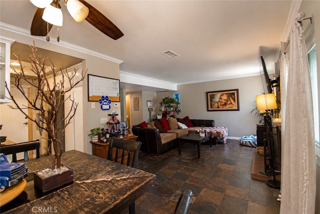 5406 Villa Way Property Photo 5