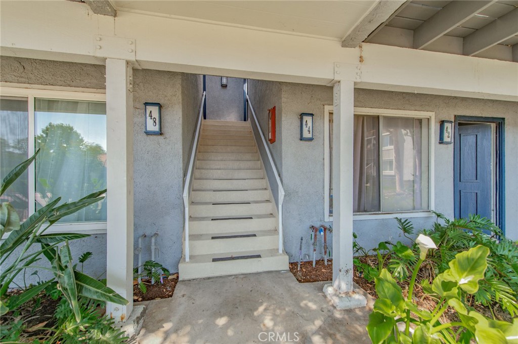 44 Fallbrook Property Photo 3