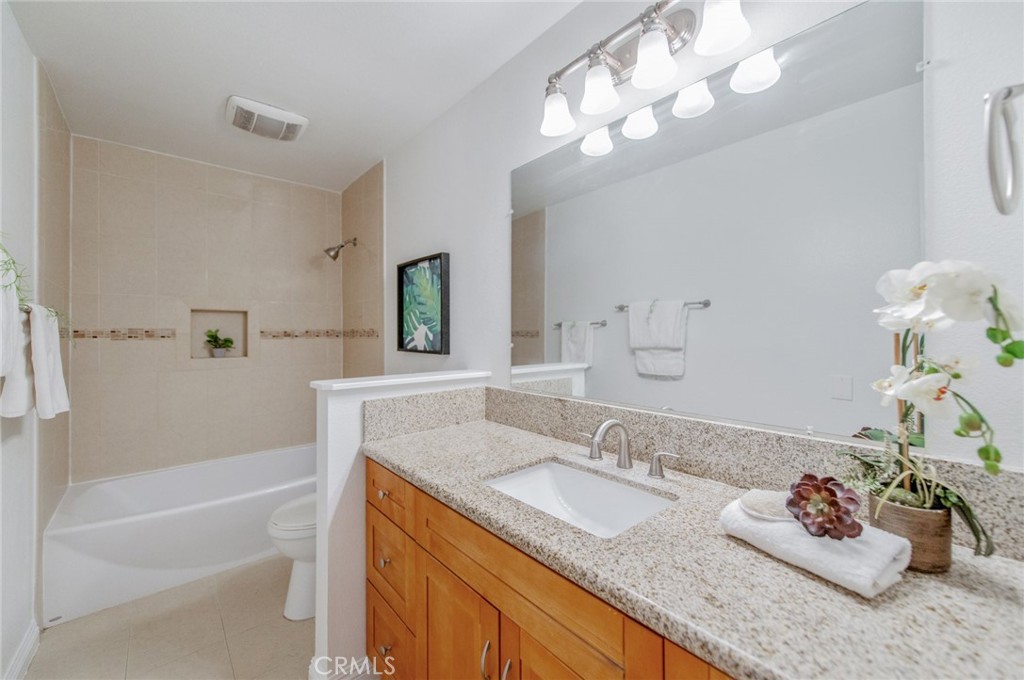 44 Fallbrook Property Photo 11