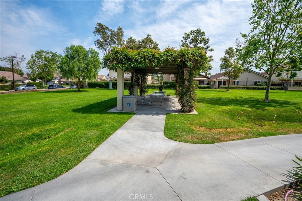 44 Fallbrook Property Photo 21