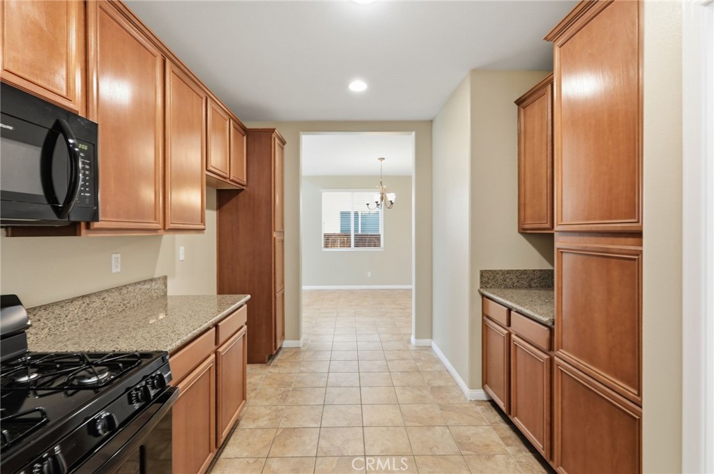 34047 Crenshaw Street Property Photo 12