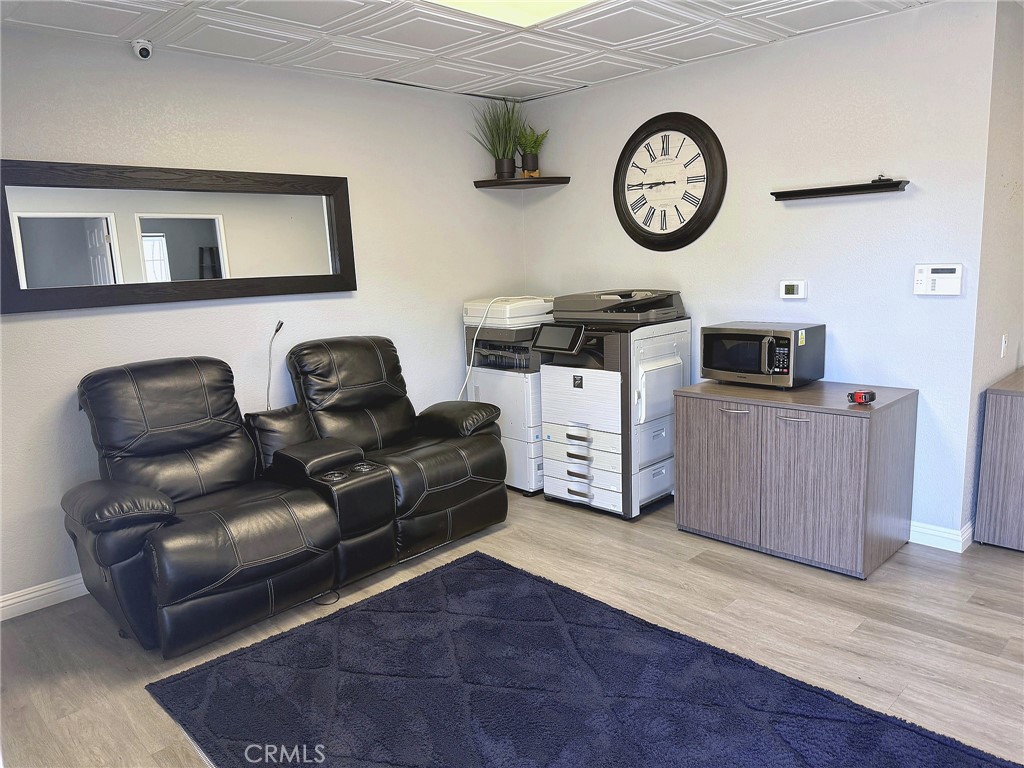 3852 Hillside Property Photo 5