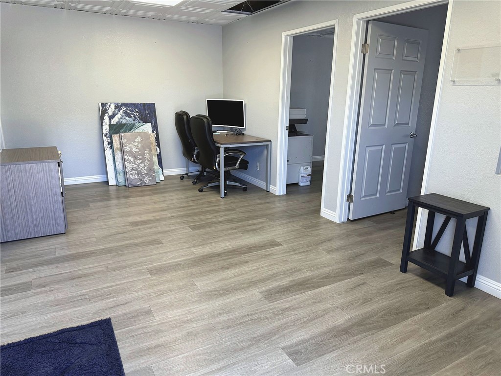 3852 Hillside Property Photo 6