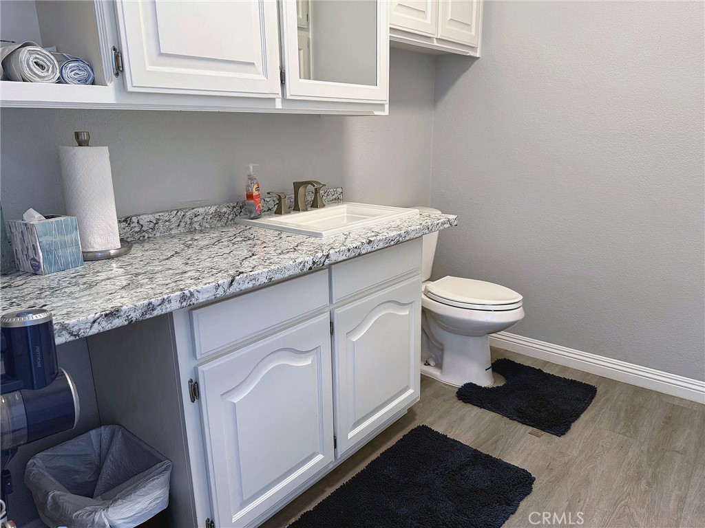 3852 Hillside Property Photo 7