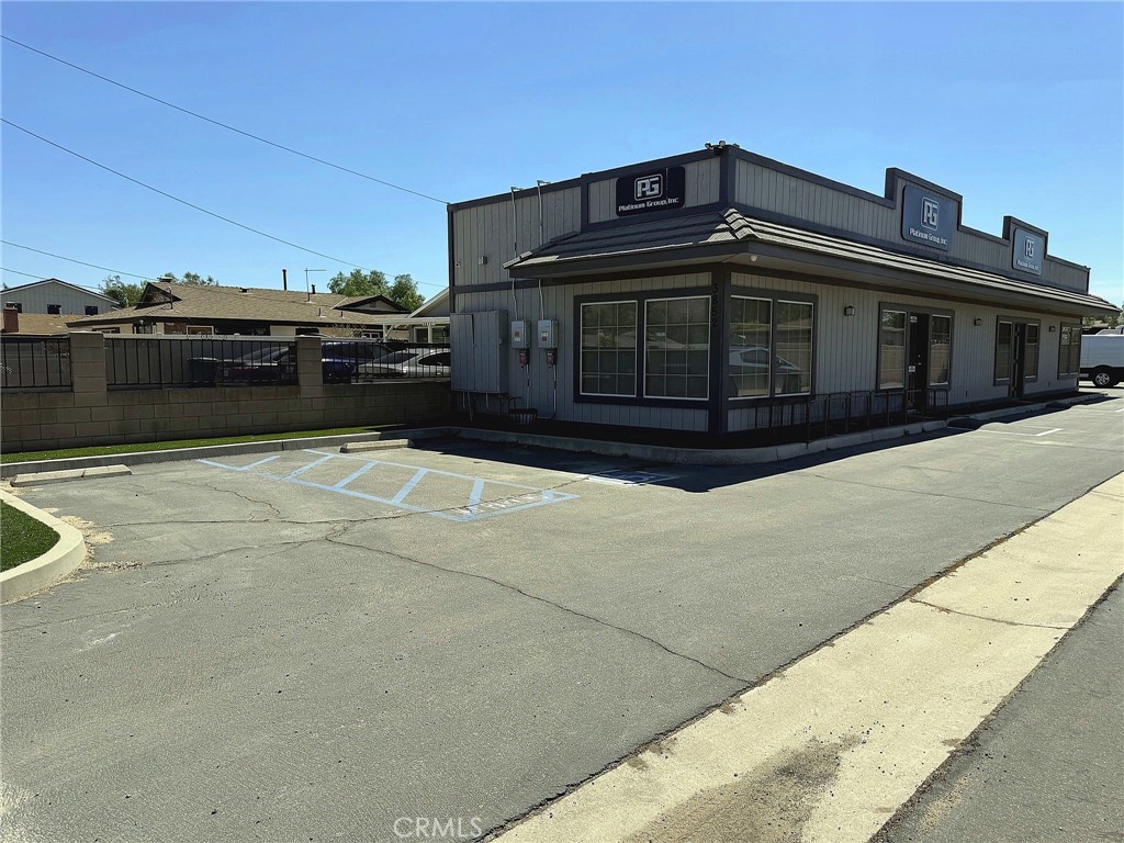 3852 Hillside Property Photo 14