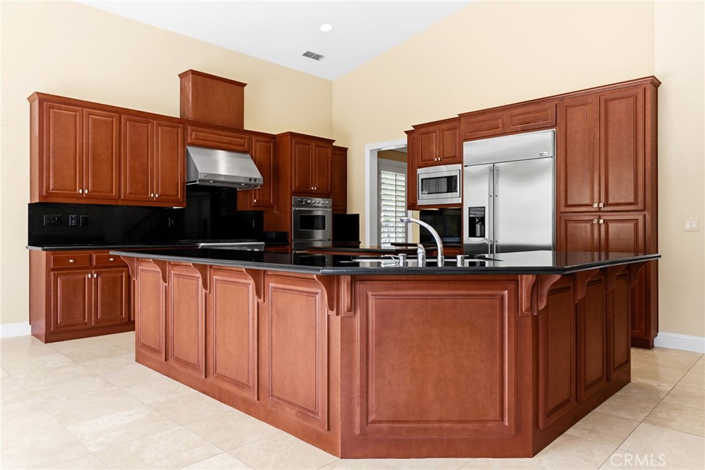 309 Whitcliff Court Property Photo 3