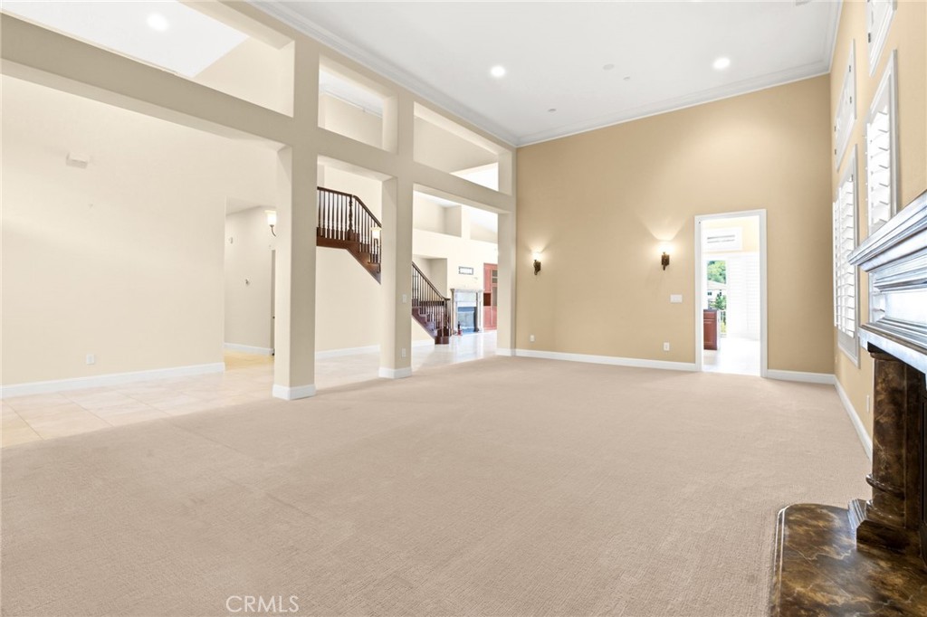 309 Whitcliff Court Property Photo 8