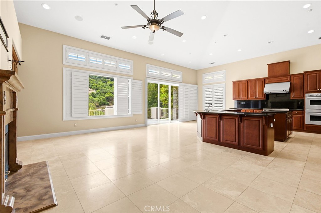 309 Whitcliff Court Property Photo 14