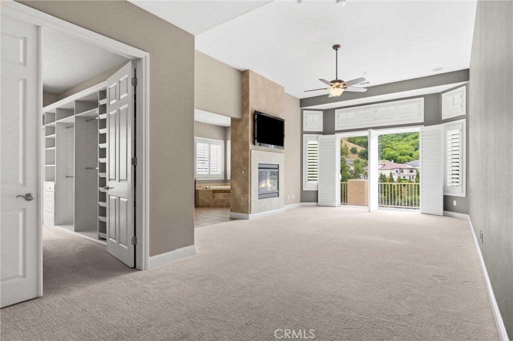 309 Whitcliff Court Property Photo 17