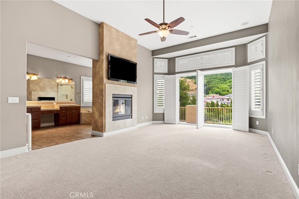 309 Whitcliff Court Property Photo 18