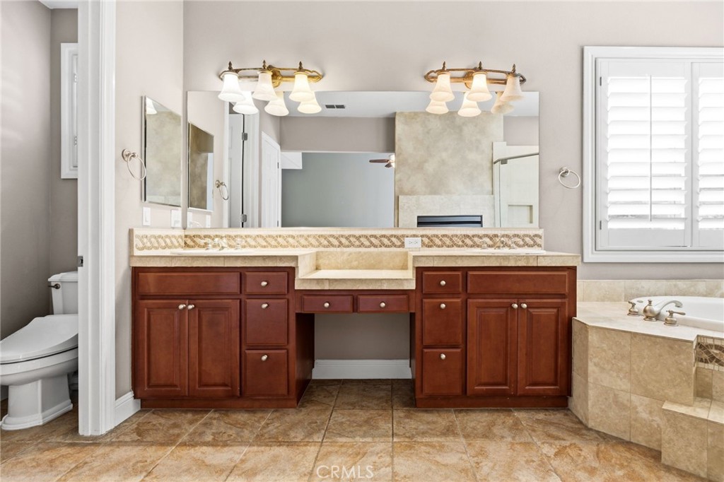 309 Whitcliff Court Property Photo 22