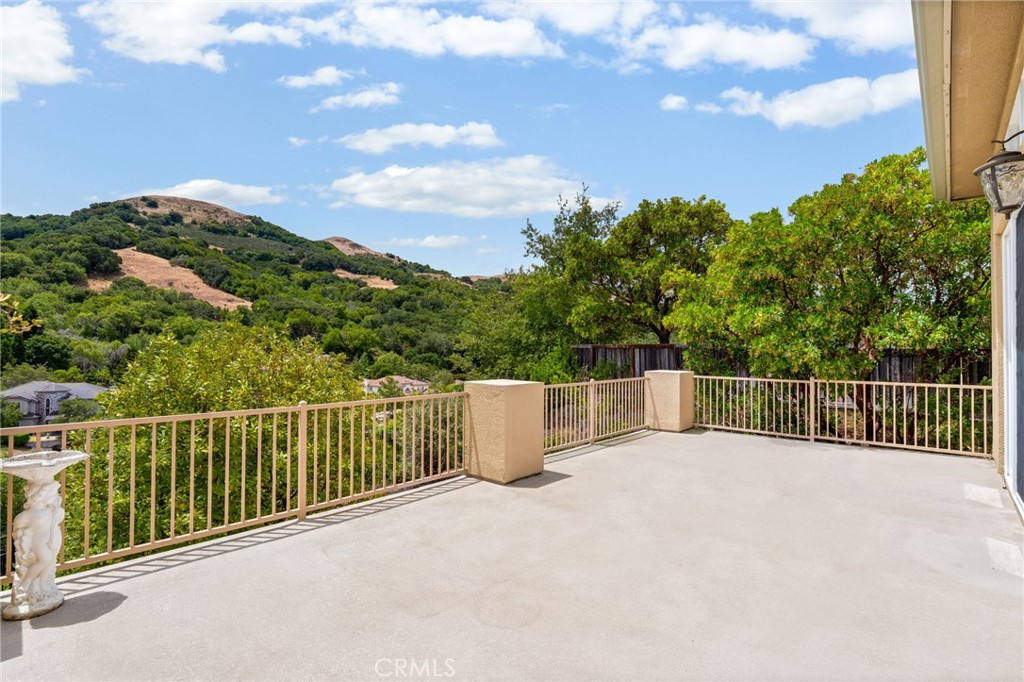 309 Whitcliff Court Property Photo 36