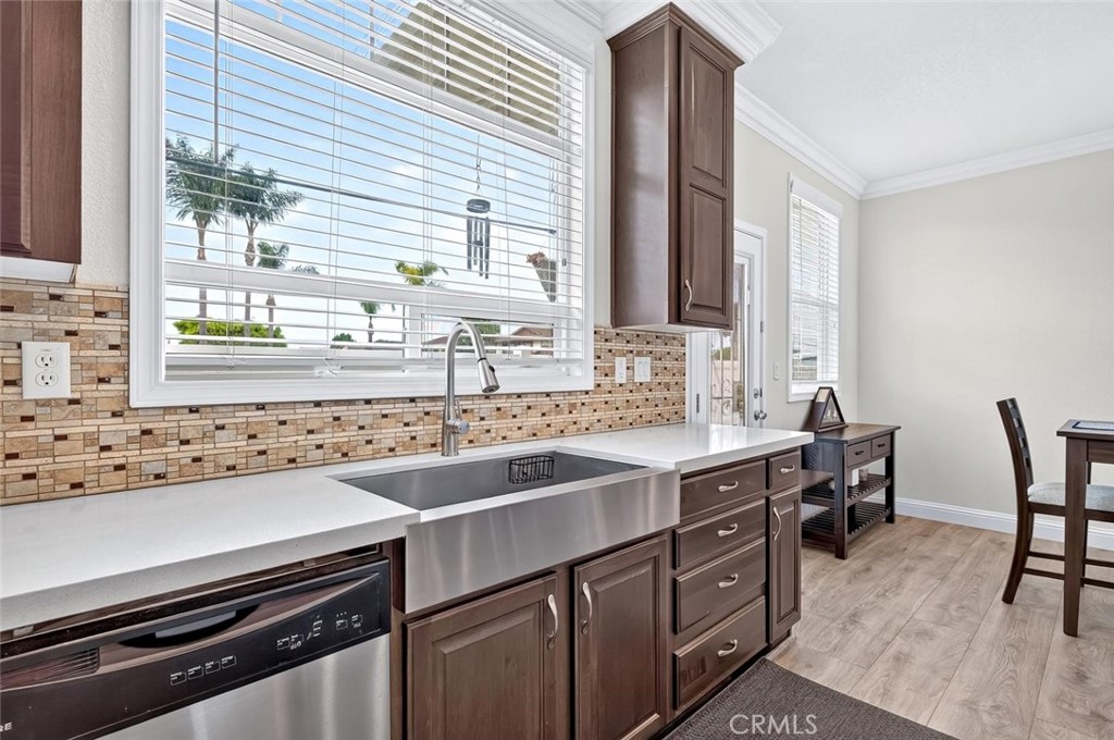 16444 Bolsa Chica Street 20 Property Photo 8