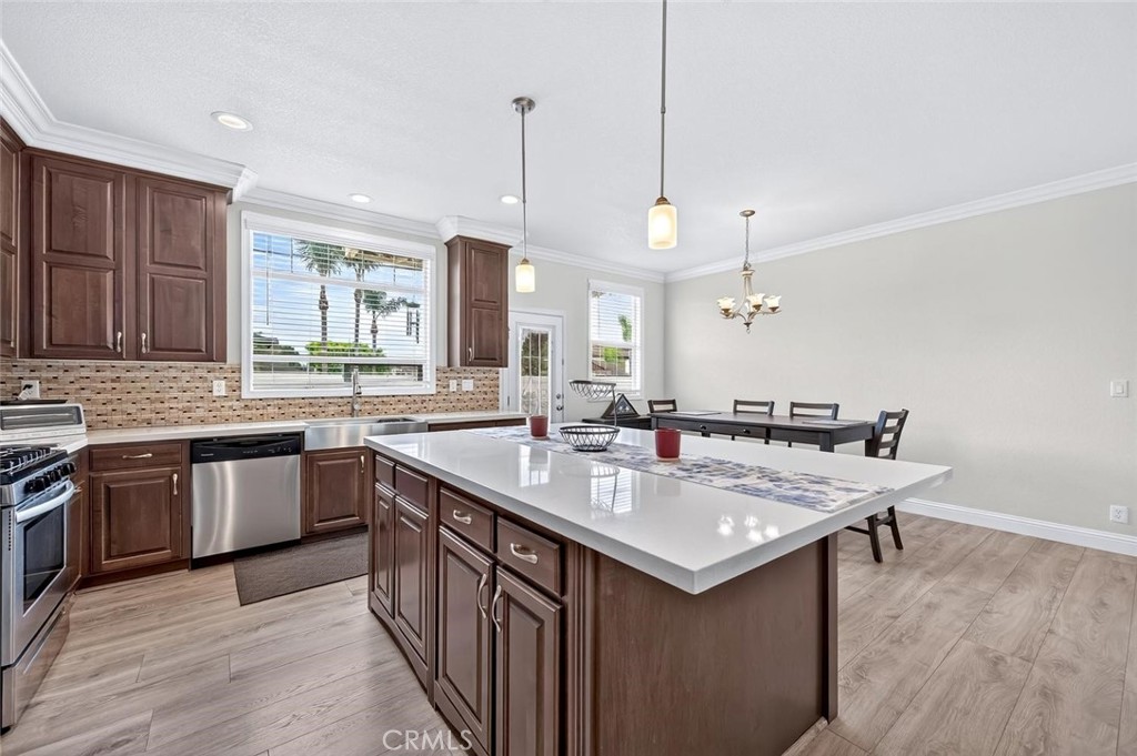 16444 Bolsa Chica Street 20 Property Photo 11