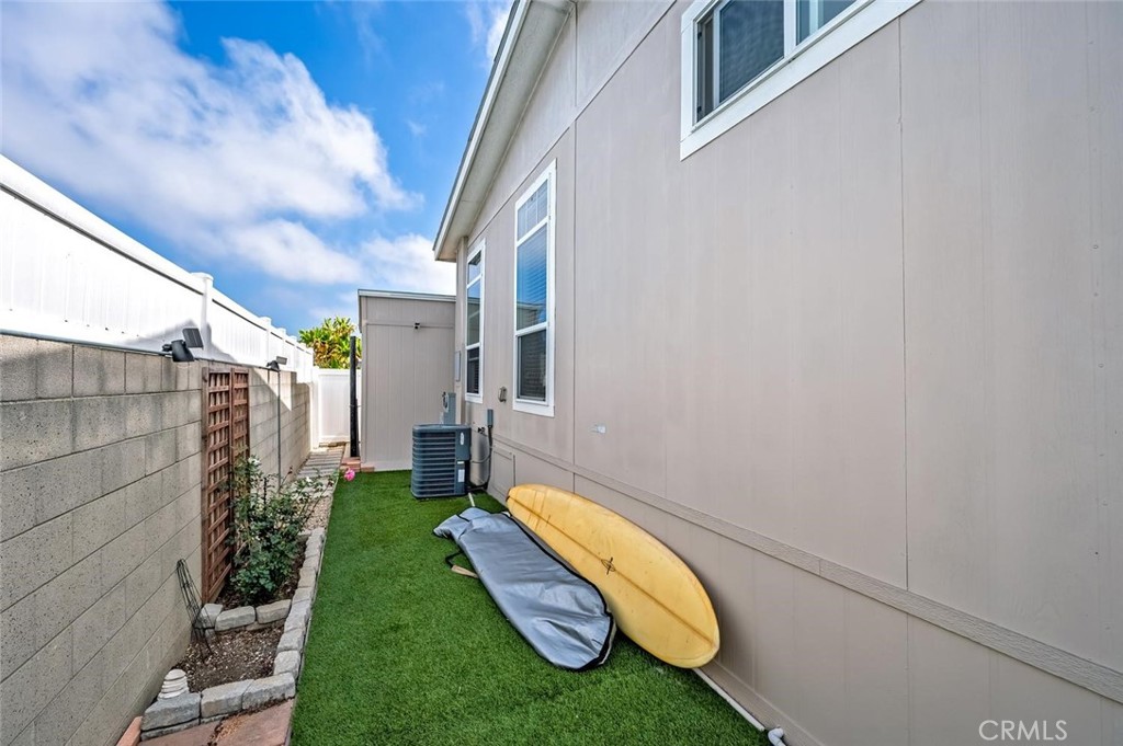16444 Bolsa Chica Street 20 Property Photo 28