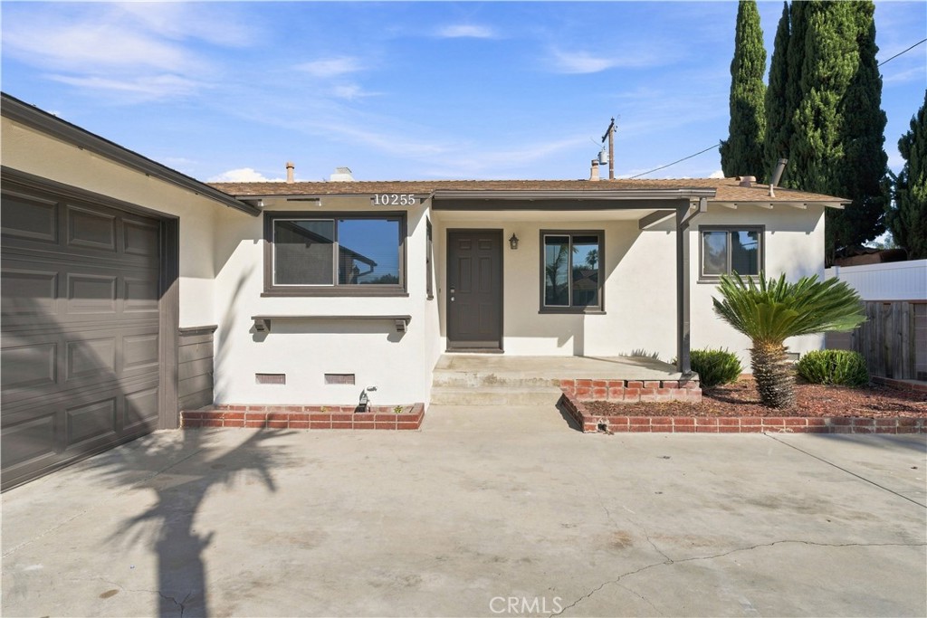 10255 Newville Avenue Property Photo 3