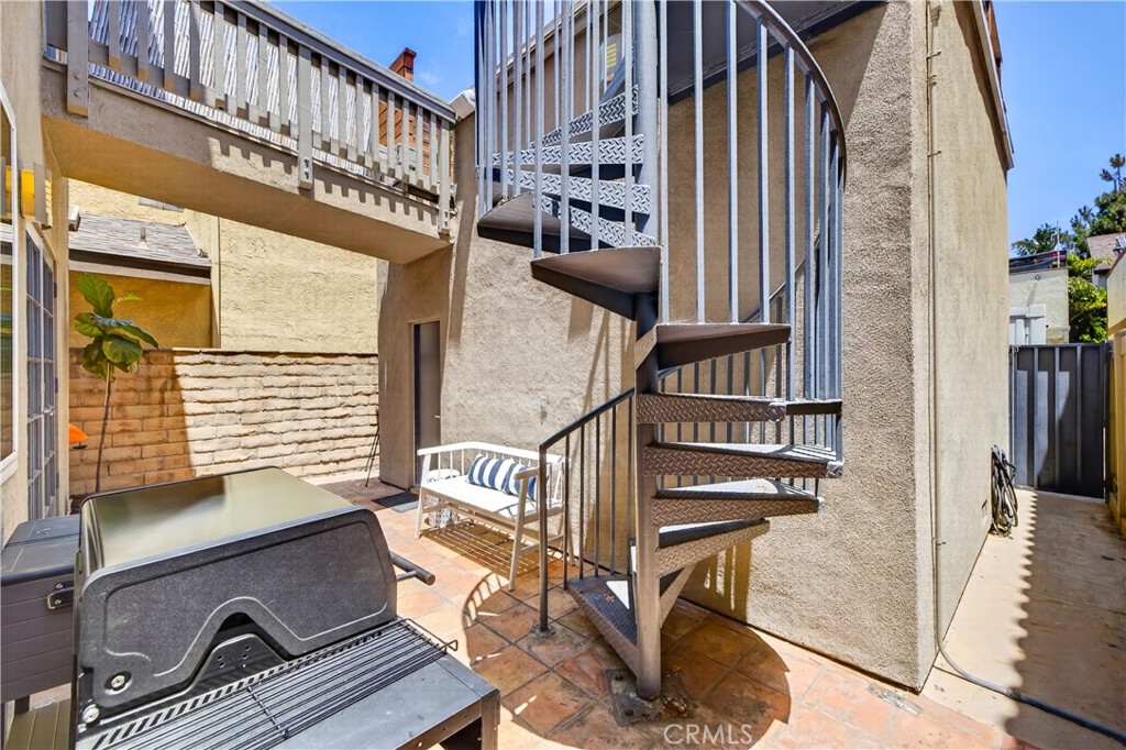 330 Ultimo Avenue Property Photo 36