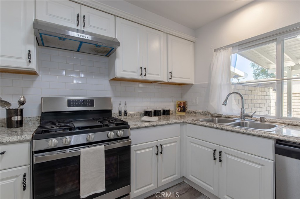 5096 Via Maria Property Photo 8