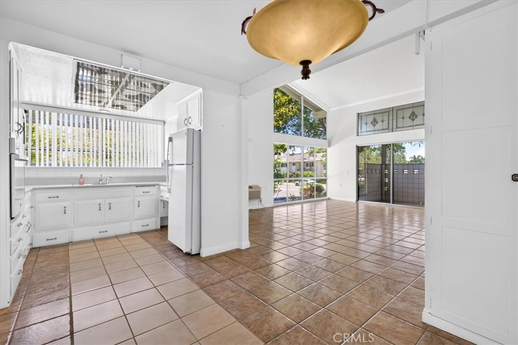 356 Avenida Castilla B Property Photo 9