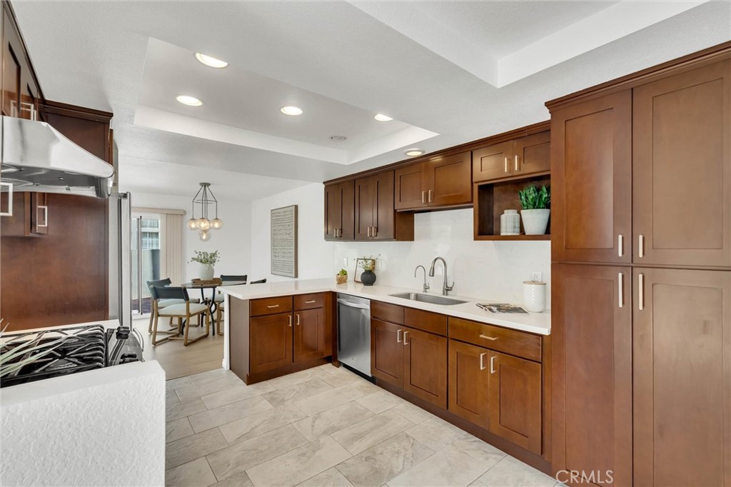 122 Almador Property Photo 9