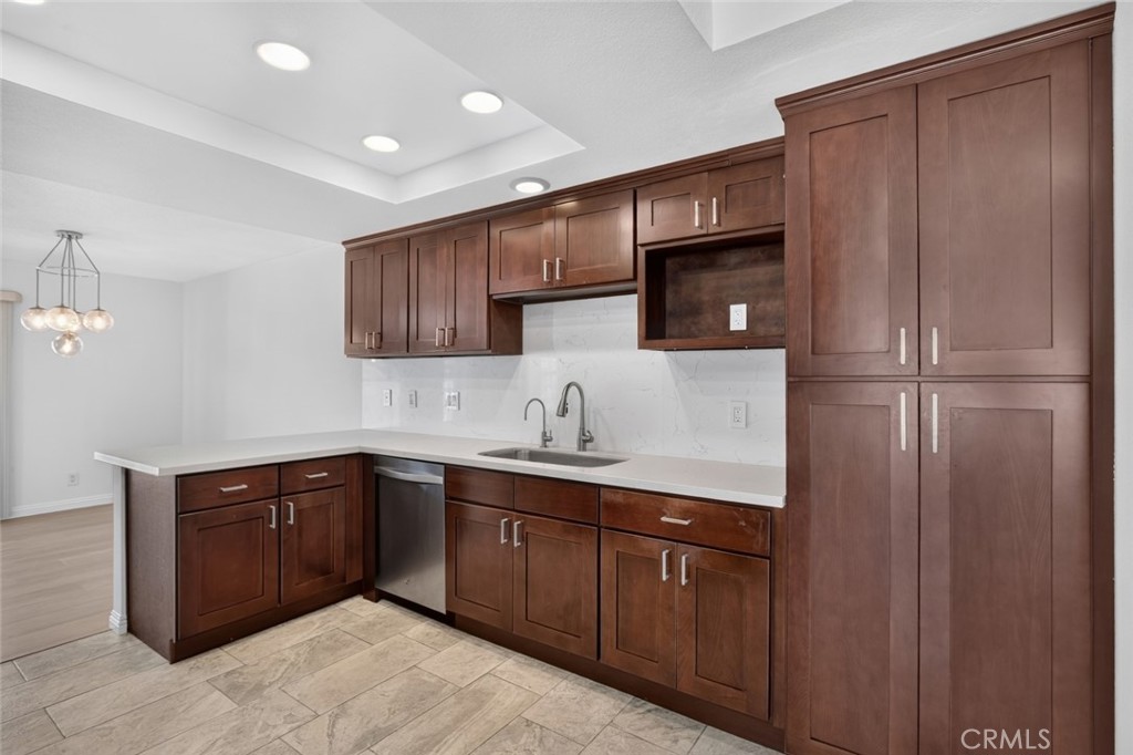 122 Almador Property Photo 10