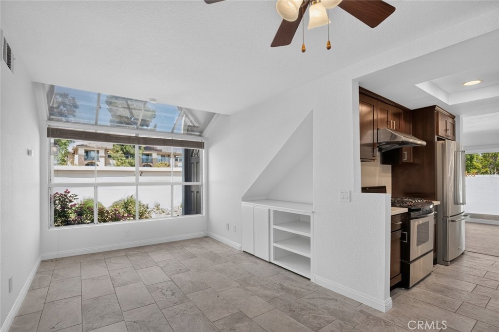 122 Almador Property Photo 15