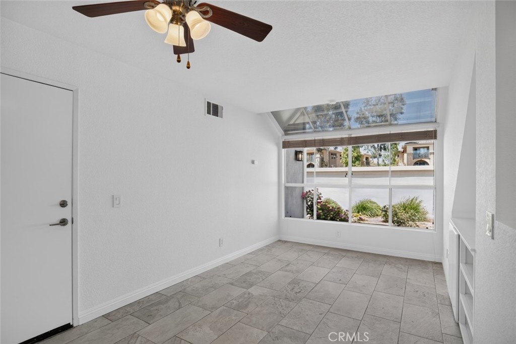 122 Almador Property Photo 16