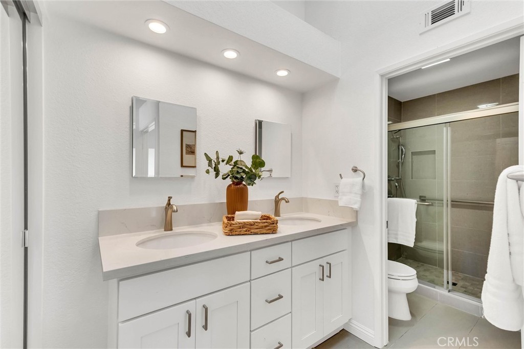 122 Almador Property Photo 19