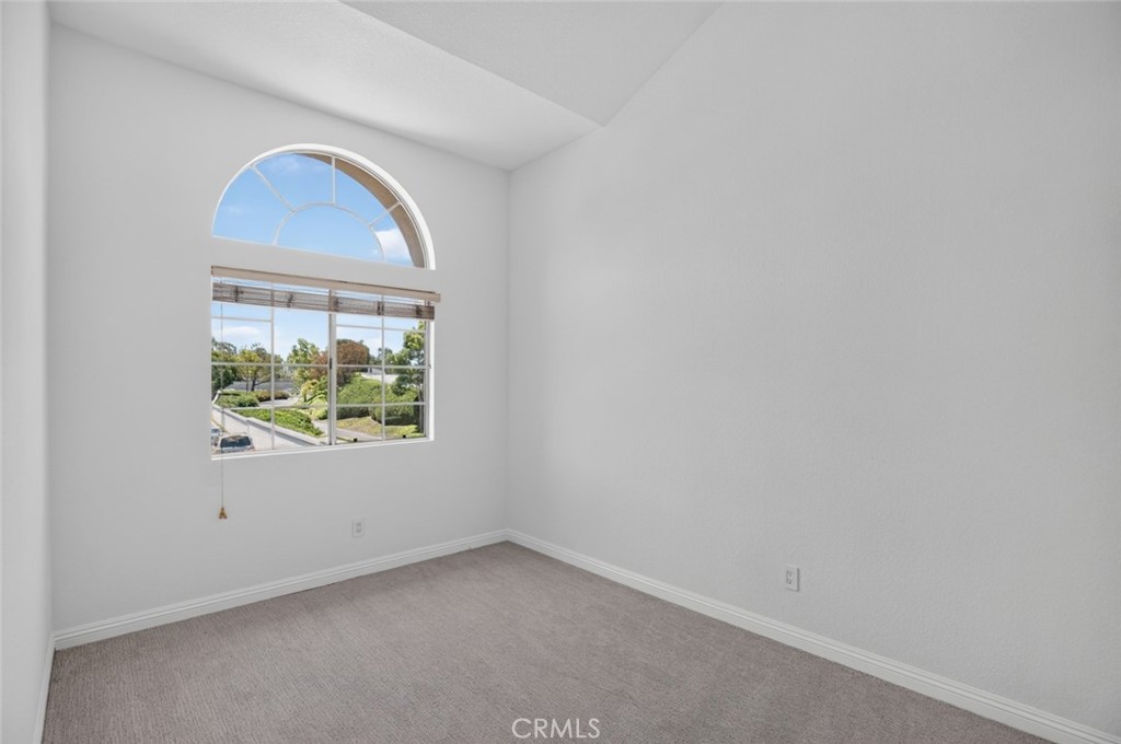 122 Almador Property Photo 22