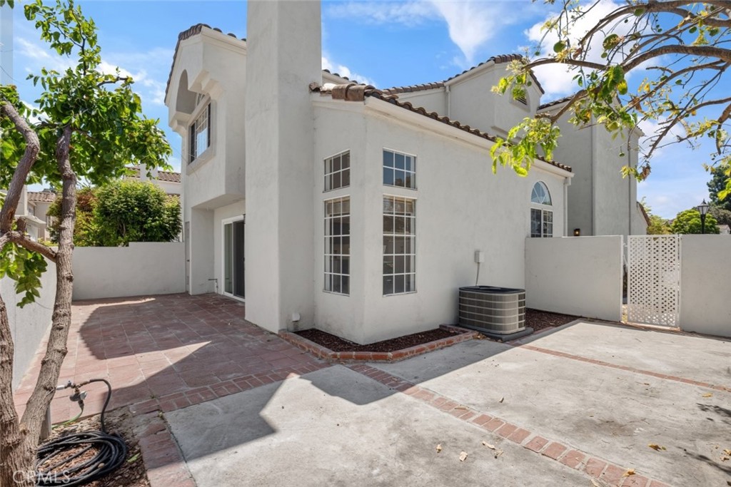 122 Almador Property Photo 31
