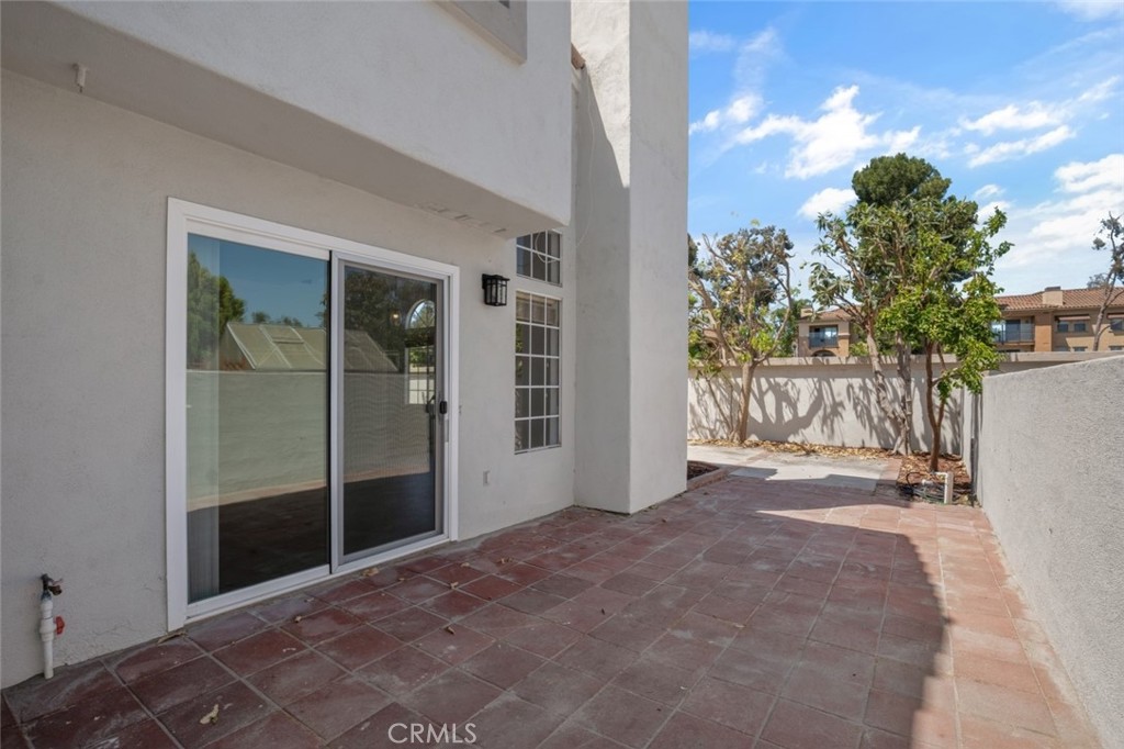 122 Almador Property Photo 32
