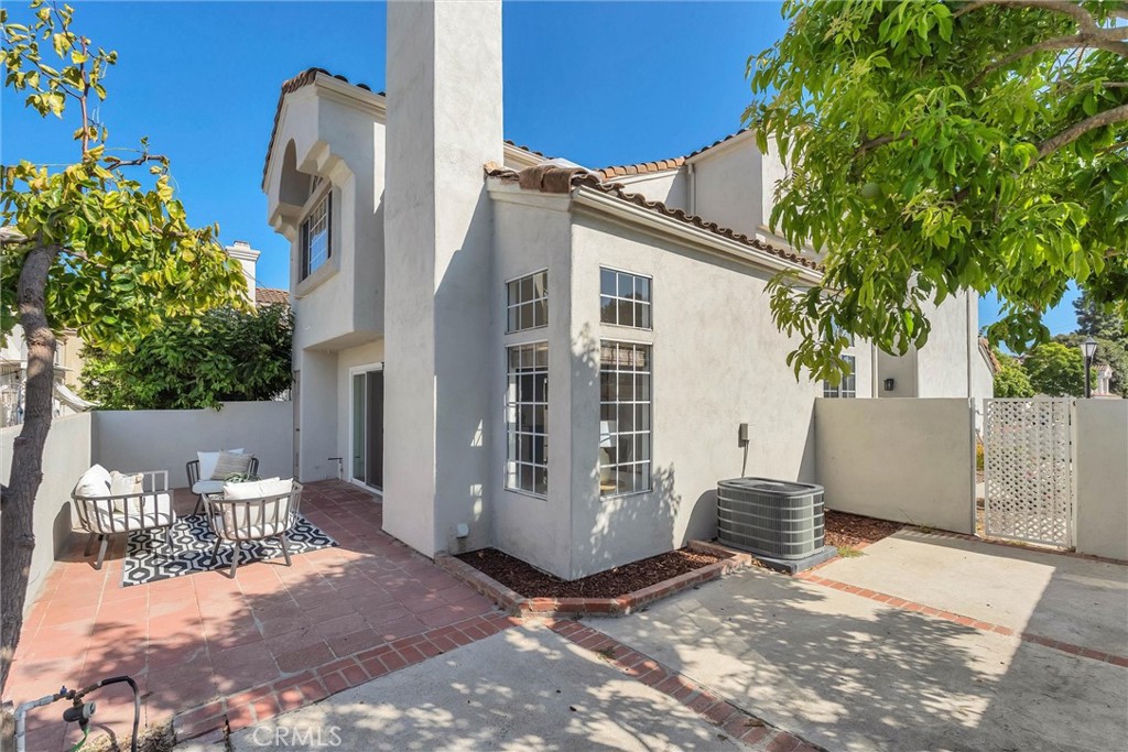 122 Almador Property Photo 36