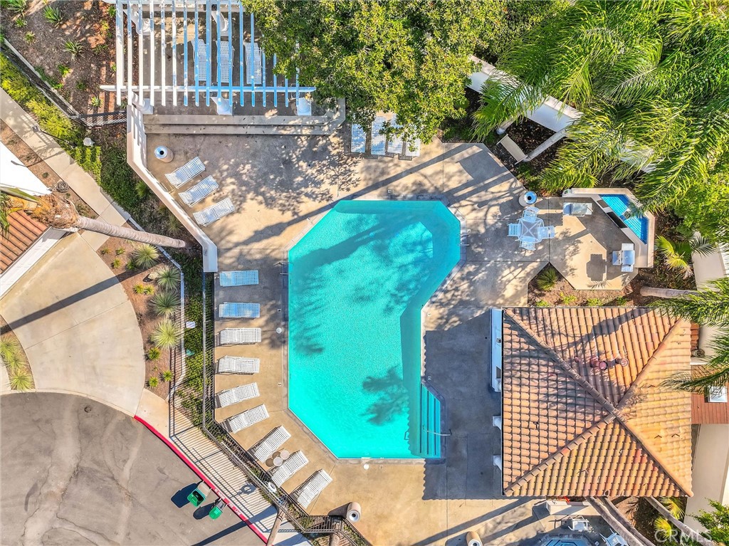 122 Almador Property Photo 41
