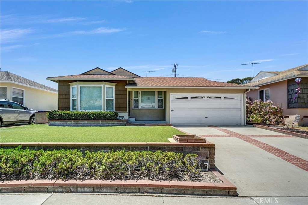4847 Ocana Property Photo 1