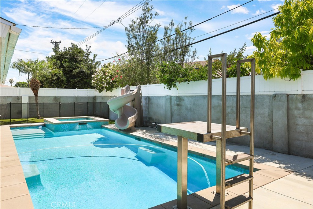 13631 University Property Photo 7