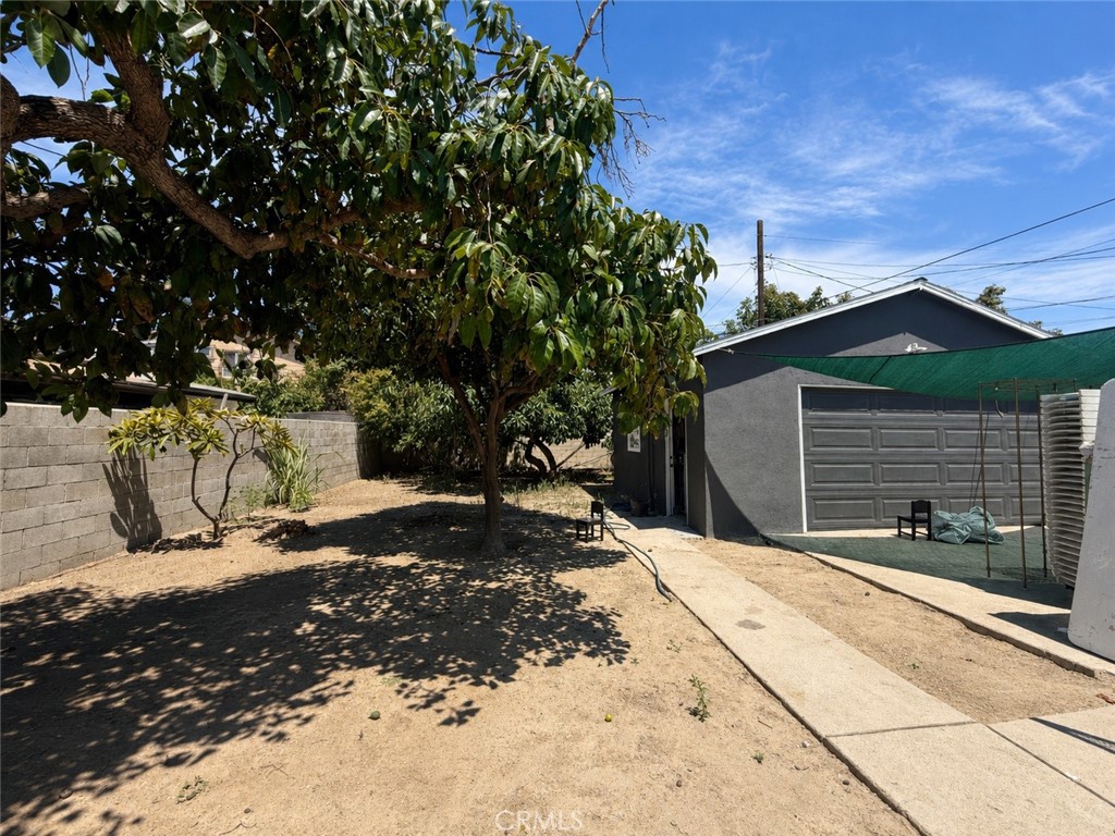 1113 S Golden West Avenue Property Photo 10